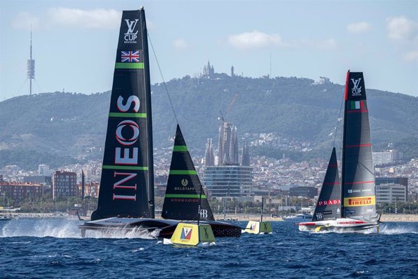 Sigue la igualdad entre Luna Rossa e INEOS (3-3) en la final de la Louis Vuitton Cup