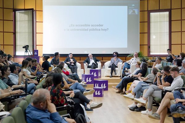 La ULL constata las dificultades de los estudiantes para alquilar vivienda: estafas, alto precio y abandono de estudios