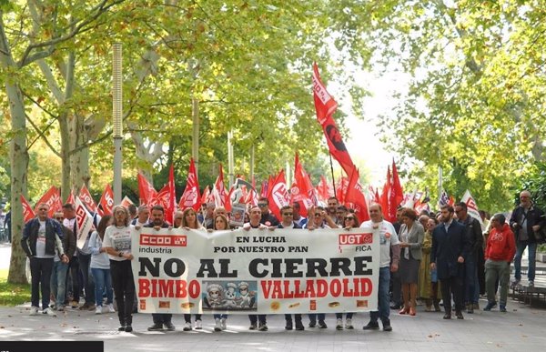 Cientos de personas se concentran en Valladolid contra el cierre de Bimbo que dejaría a