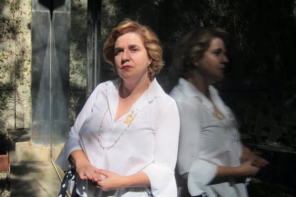 Activistas lanzan pintura a Pilar Rahola por su posicionamiento en el conflicto de Oriente Próximo