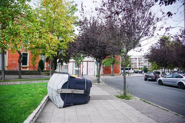 El temporal de viento deja 350 incidencias en Euskadi y provoca 21 accidentes de tráfico