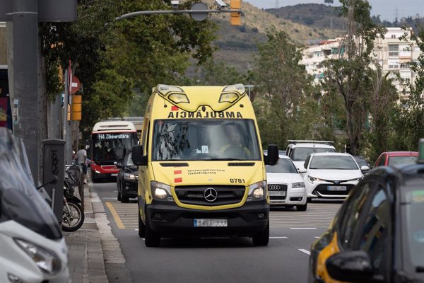 Muere un motorista en un accidente con un camión en la C-58c en Sabadell (Barcelona)