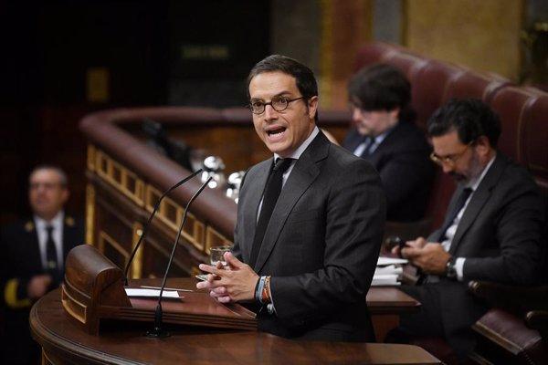 El Congreso rechaza la propuesta de Vox para derogar el mercado de derechos de emisión, con abstención del PP