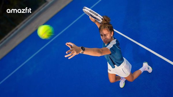 La jugadora de pádel Bea González y Amazfit se asocian hasta 2026