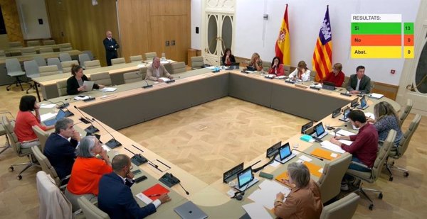 Parlamento balear pide un 