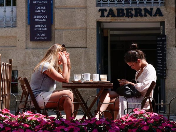 La facturación del sector servicios sube un 1,2% en agosto y encadena cinco meses de alzas