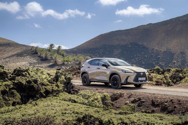 Lexus comienza a vender en España su nuevo NX Overtrail, disponible con motorización híbrida