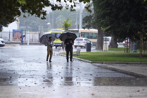 Las máximas bajan en la Península y lloverá en norte y este peninsular, con C.Valenciana en aviso por lluvias