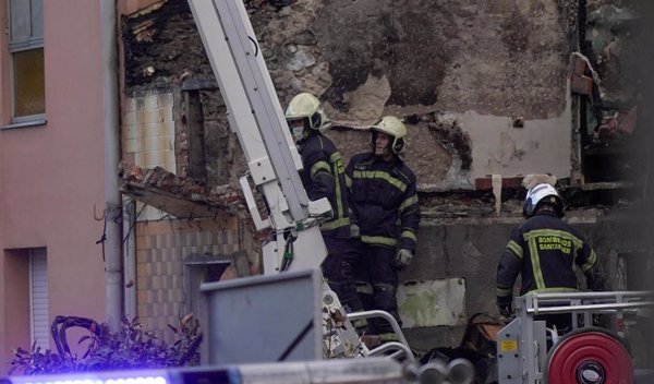 Los seis heridos ingresados por el derrumbe del edificio de La Albericia (Santander) continúan hospitalizados