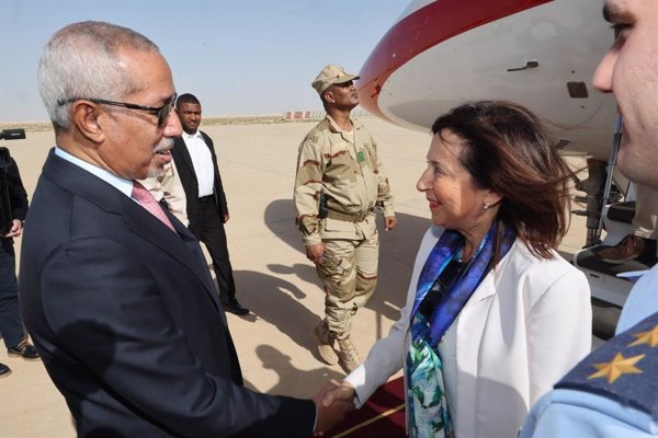 Margarita Robles visita Mauritania para fortalecer lazos de cooperación entre ambos países