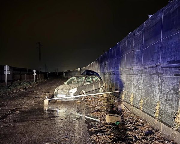Siete carreteras cortadas en Almería, Granada y Málaga por la lluvia y atascos kilométricos en accesos a capitales