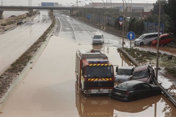 La tienda de Ikea en Alfafar (Valencia) se emplea como refugio para más de 700 personas afectadas por la DANA