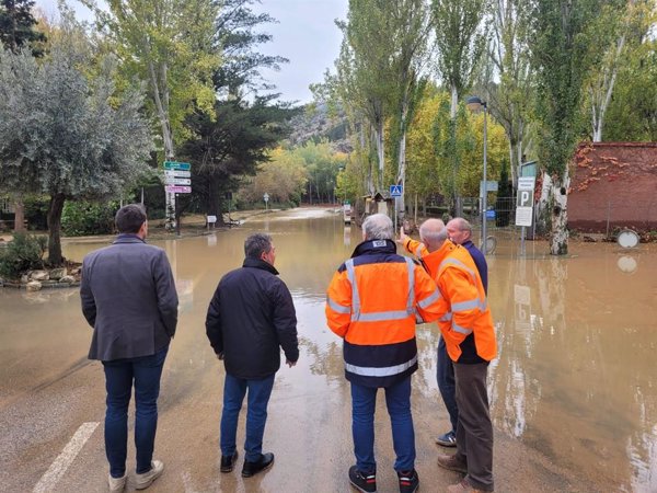 Consejero de Aragón visita Jaraba, donde continúa el rescate de los usuarios del balneario de La Virgen