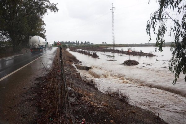 La DANA causa 1.677 incidencias en Andalucía y eleva a naranja el riesgo en Huelva a partir de la medianoche