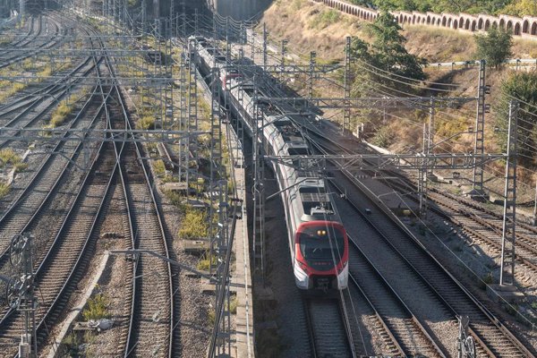 Renfe restablece hoy el servicio en dos líneas de Cercanías Valencia y la conexión Euromed con Barcelona