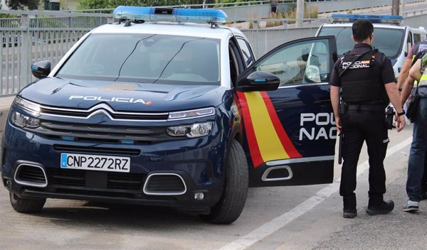 Seis todoterreno y dos vehículos URO de la Policía Nacional se desplazan a Valencia para reforzar la seguridad