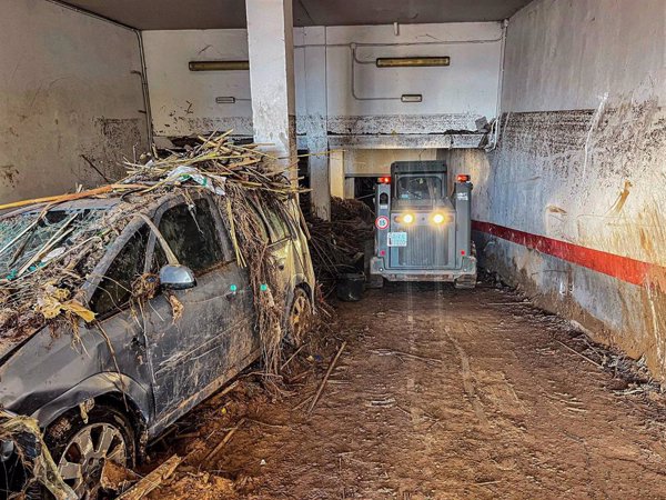 Un segundo contingente de la Legión viaja de Viator (Almería) a Valencia para colaborar en los rescates