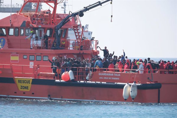 Más de 500 migrantes han llegado de forma irregular a España en las últimas horas, 478 de ellos a Canarias