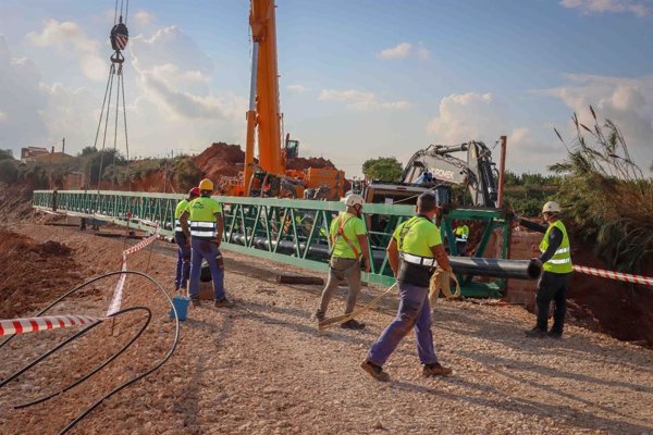 Torrent instala un acueducto para reforzar la infraestructura de suministro de agua