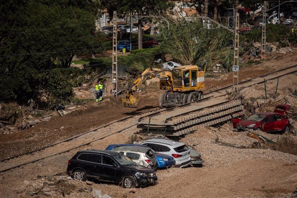 Bruselas insta a España a invertir ya en la reconstrucción tras la DANA y pedir fondos UE después