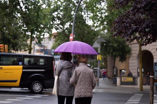 El 112 recibe 396 llamadas por las lluvias en Cataluña hasta las 10 horas este miércoles