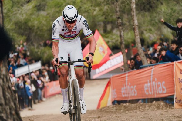 El circuito de la Copa del Mundo de Ciclocross de Benidorm gana longitud y dureza