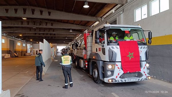Interior informa de la llegada de 25 camiones de Marruecos para retirar lodo en Valencia