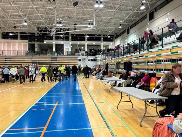 El río Vélez se desborda en su desembocadura en Vélez-Málaga y obliga al desalojo de más de 1.000 personas