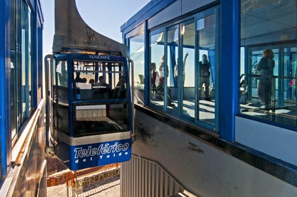 Evacuadas 77 personas tras acceder a la estación superior del Teleférico del Teide, que estaba cerrado por el mal tiempo