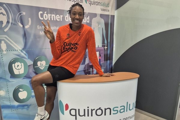 La pívot canadiense Kayla Alexander completa su fichaje por el Valencia Basket