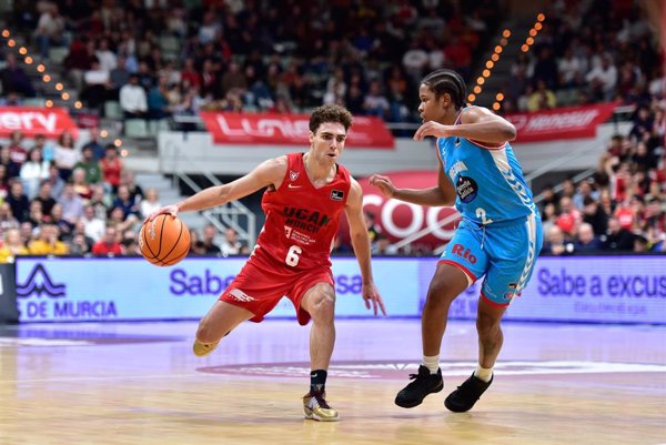 (Crónica) La Laguna Tenerife y UCAM Murcia se acomodan en la zona de 'playoffs'