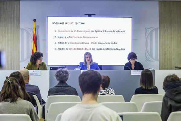 El Gobierno catalán destinará 2,3 millones a un plan para aumentar las familias de acogida