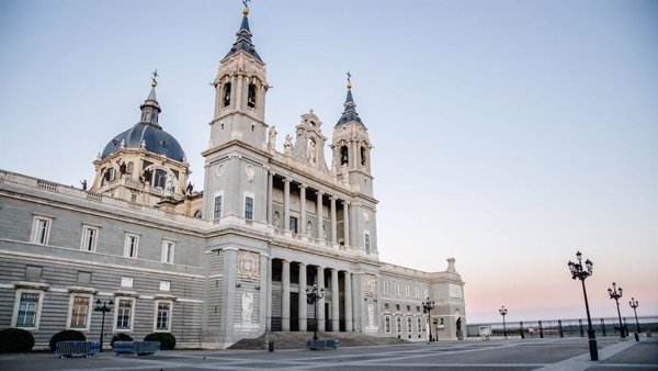 Telemadrid retransmite en directo la Santa Misa por las víctimas de la DANA en la catedral de La Almudena