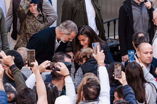Pilar Eyre analiza la reciente visita de los reyes a Valencia: reflexiones y críticas