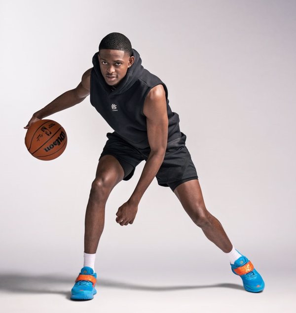 Curry Brand presenta sus primeras zapatillas con De'Aaron Fox, las Fox 1