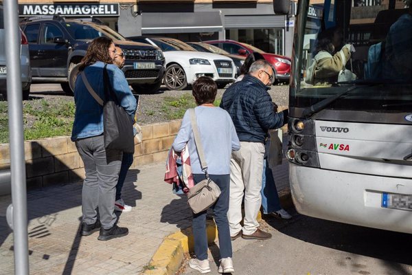 El Sindicato Libre de Transporte desconvoca la huelga de autobuses tras pactar con las patronales del sector