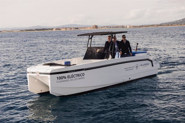 El astillero español De Antonio Yachts dona una embarcación a la Fundación Philippe Cousteau para la conservación marina