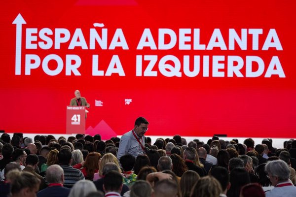 El PSOE incluye en su ideario rebajar la edad de voto a los 16 años