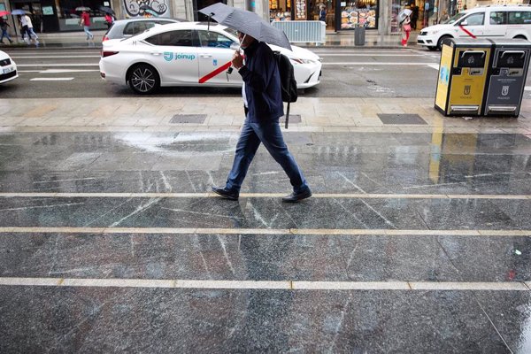 El paso de un frente atlántico traerá lluvias este domingo en el noroeste con temperaturas más cálidas de lo habitual