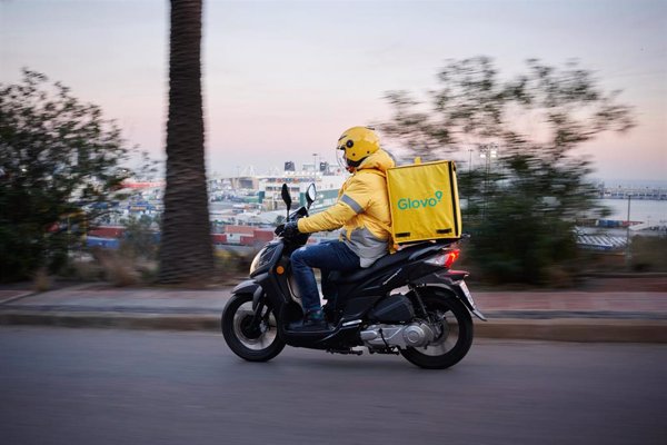 Delivery Hero espera un impacto de unos 100 millones por el cambio de modelo de Glovo en España