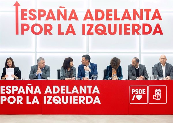 Sánchez reúne por primera vez en Ferraz a su nueva Ejecutiva tras el 41º Congreso del PSOE