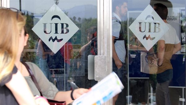 Un estudio de la UIB muestra cómo la IA hace que los títulos de artículos científicos se parezcan al 'clickbait'