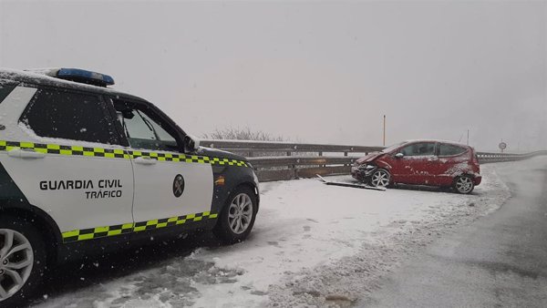 El temporal de nieve afecta a 68 carreteras españolas, sobre todo en Aragón, Asturias y Castilla y León