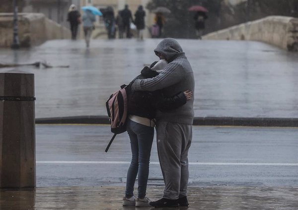 Nueve provincias activan mañana los avisos por temperaturas mínimas, nieve, olas y lluvia