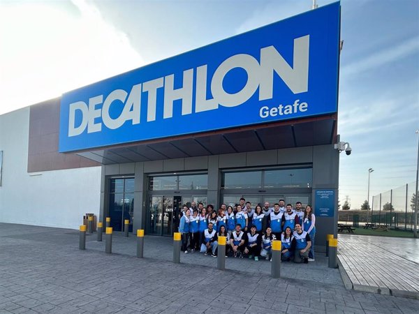 Decathlon cierra 2024 celebrando el 25 aniversario de sus tiendas de Ramblas y Getafe