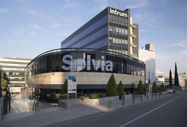 Intrum simplifica su estructura en España con la fusión de sus inmobiliarias Haya y Solvia