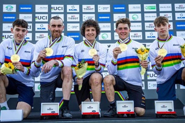 Los españoles Alejandro Montalvo y Alba Riera, campeones del mundo de trial