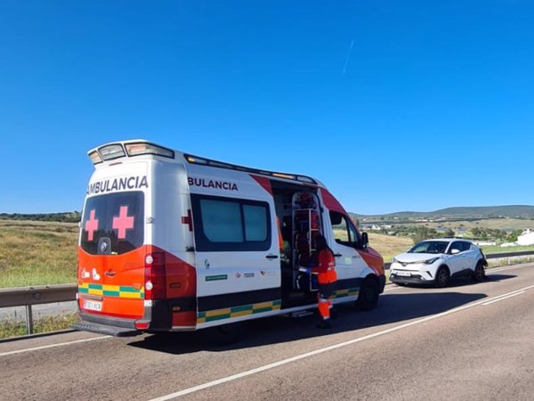 Muere un hombre tras ser atropellado por un vehículo en la carretera EX-210 a la altura de Retamal de Llerena (Badajoz)