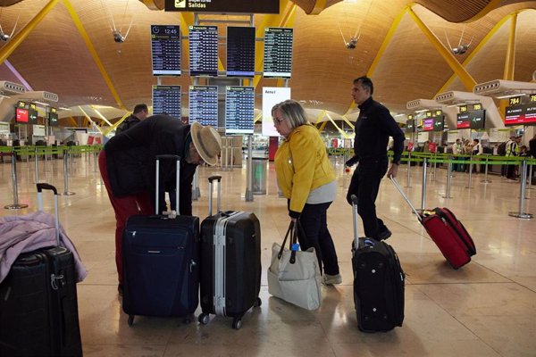 Los aeropuertos operarán 11.009 vuelos en el último fin de semana del año, 1.196 menos que hace un año