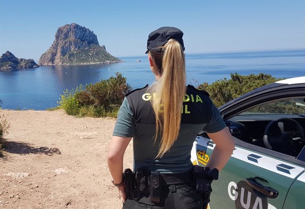 Interceptada una patera con 21 migrantes en Ibiza